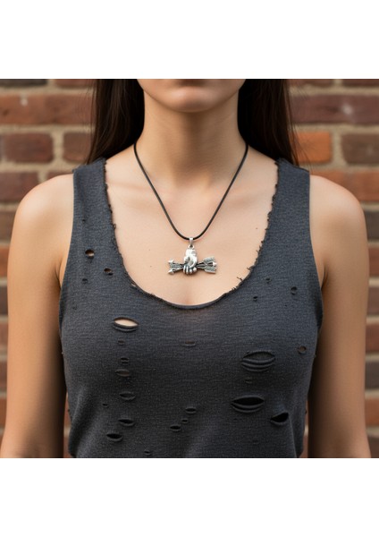 Güç Tılsımı - Ok Tutan El Gümüş Kaplama Deri Ip Kolye fiyatları