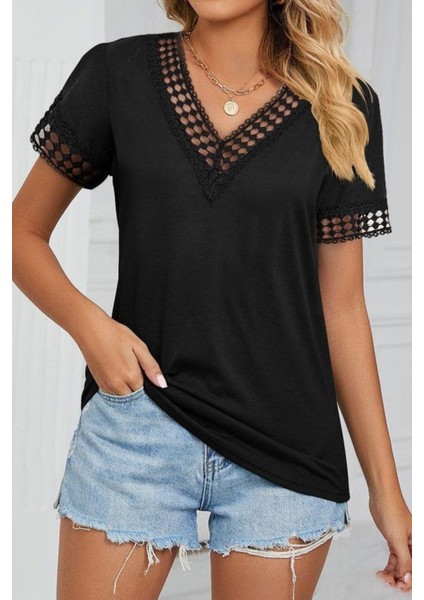 V Yaka Dantel Detaylı Viskon Bluz Siyah