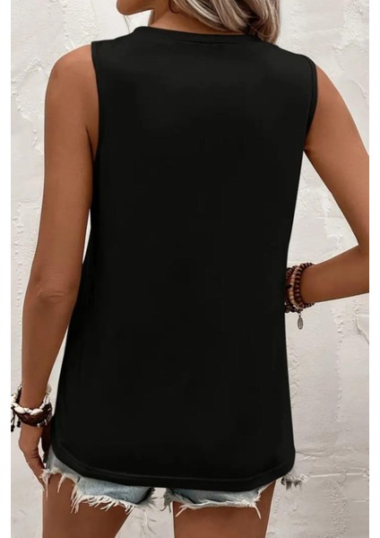 Bisiklet Yaka Biye Detaylı Viskon Bluz Siyah fiyatları