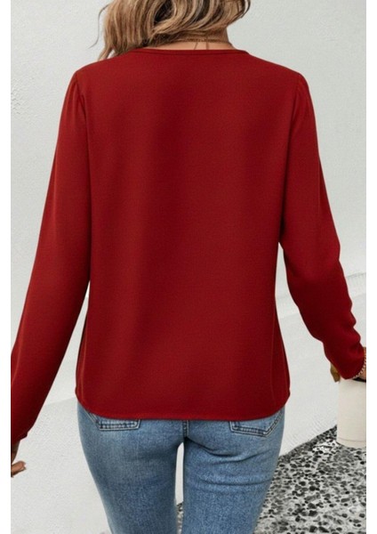 Parlak V Yaka Detaylı Viskon Bluz - Kırmızı modelleri