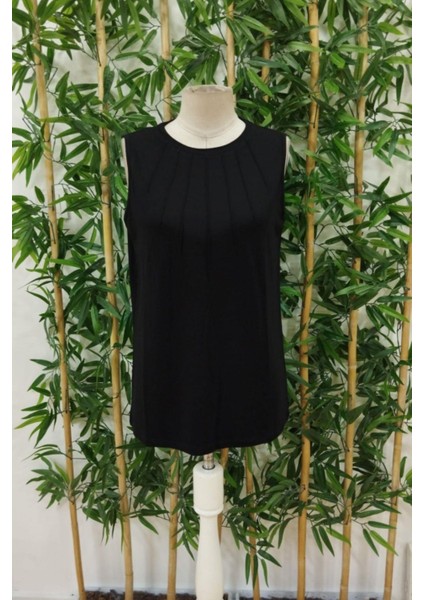 Bisiklet Yaka Biye Detaylı Viskon Bluz Siyah modelleri