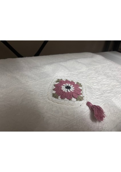 Işleme Detaylı El Yüz Havlusu