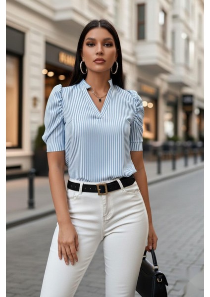 V Yaka Kısa Kol Çizgili Bluz Mavi fırsatları
