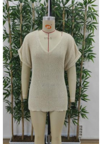 Sırtı Düğmeli Kısa Kollu Triko Bluz - Bej fırsatları