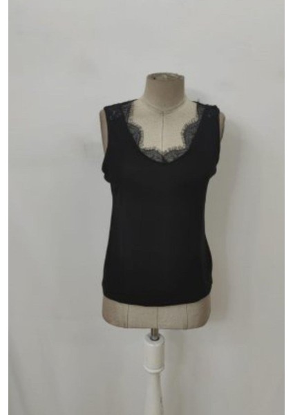 Dantel Detaylı V Yaka Kolsuz Viskon Bluz - Siyah fırsatları