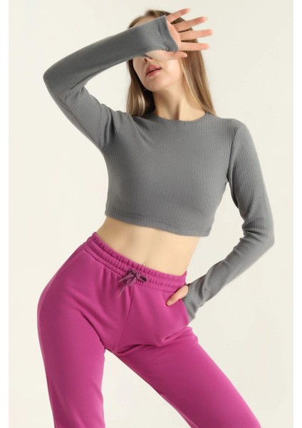 Bisiklet Yaka Parmak Geçmeli Crop Bluz Antrasit fırsatları