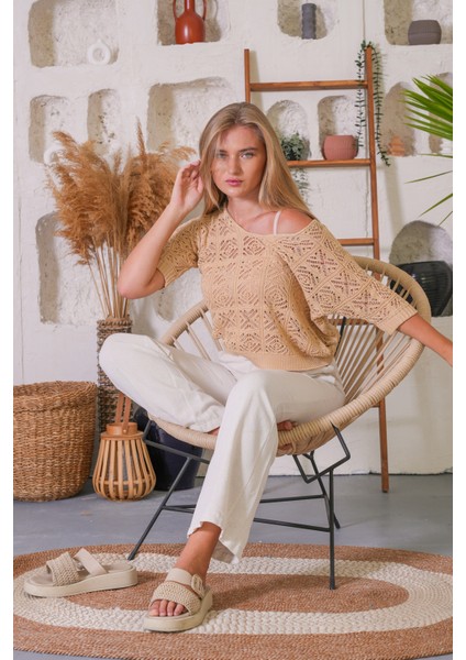 Triko Bluz Yazlık Kazak Dantel Ajurlu Etnik Desenli Yarasa Kollu Kayık Yaka Pareo Kadın Bluz