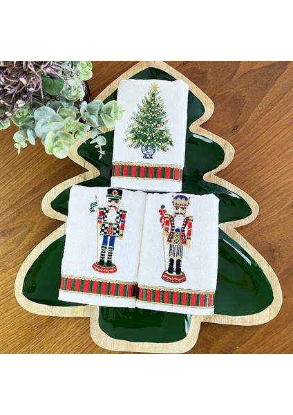 3’lü Set Dekoratif Yılbaşı Ağacı & Nutcracker Desenli Misafir Havlusu – Yeni Yıl Serisi