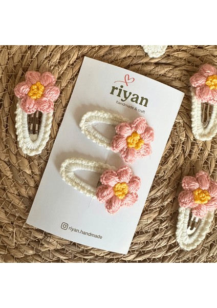El Yapımı Örgü Çiçekli Çıtçıtlı Toka – Pembe Çiçek Model (2’li Set) fiyatları