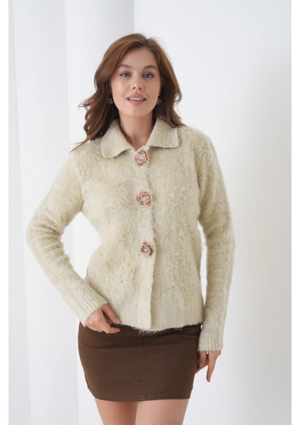 Kadın Polo Yaka Taşlı Gül Düğme Detaylı Bürümcük Yumuşak Dokulu Triko Ceket