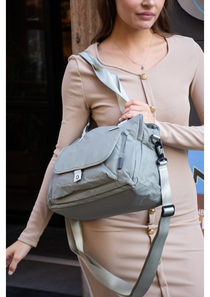 Kadın Çok Gözlü Suya Dayanıklı Şık Görünümlü Seyahat ve Günlük Kullanıma Uygun El ve Omuz Çantası modelleri