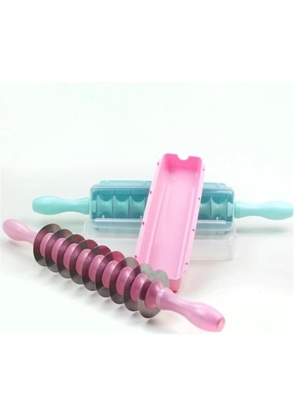 Pratik 9 Bıçaklı Mantı Kesme Merdanesi fırsatları