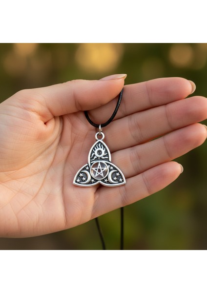 Dişi Tanrıçalar Sembolü - Triquetra Gümüş Kaplama Deri Ip Kolye fırsatları