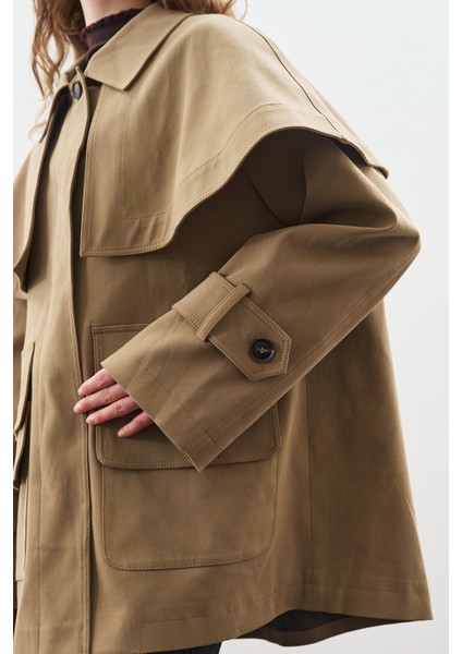 Pelerin Detaylı Parka Ceket Kamel