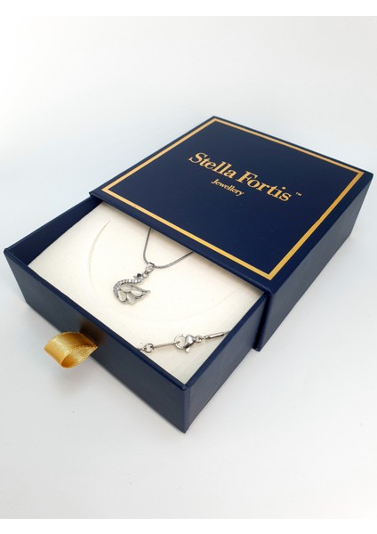 Kuğu Figürlü Gümüş Kolye – Zirkon Taşlı, Inci Efektli Kanat, Zarif Tasarım