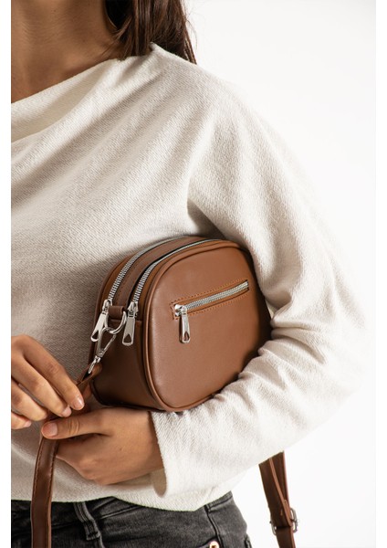 Kadın Suni Deri Yumuşak Doku Ayarlanabilir Çapraz Askılı Şık Görünümlü 2 Gözlü Omuz Çantası modelleri