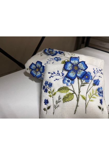 Çiçek Kabartmalı 1 Adet Büyük 1 Adet Küçük El Yüz Havlusu