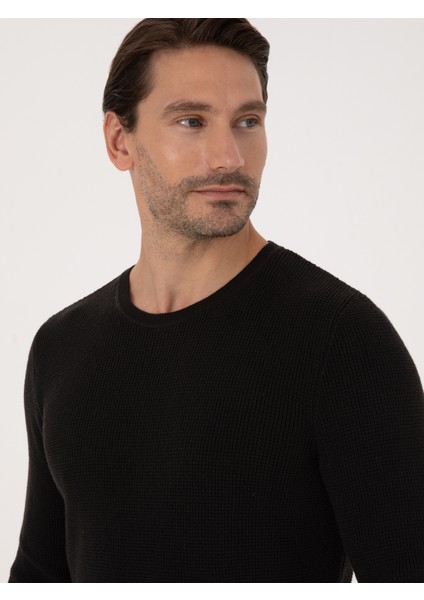 Erkek Siyah Slim Fit Pamuk Karışımlı Bisiklet Yaka Triko Kazak 50318983-VR046 fiyatları