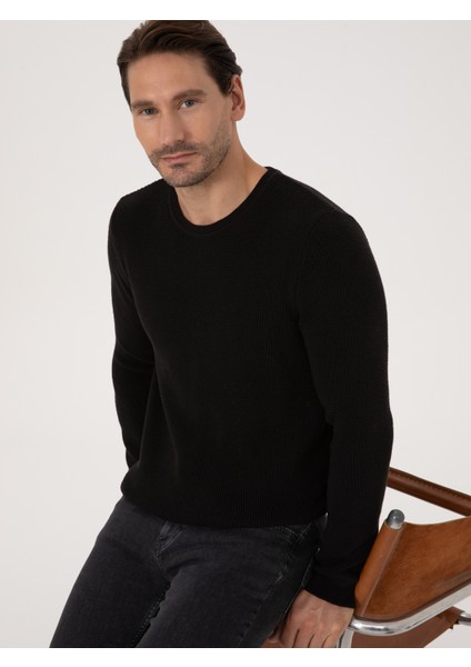 Erkek Siyah Slim Fit Pamuk Karışımlı Bisiklet Yaka Triko Kazak 50318983-VR046 modelleri