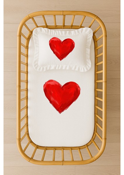 Kırmızı Kalp Desenli Minimalist Bebek Nevresim Takımı Içi Dolgulu Fırfırlı Yastıklı Set