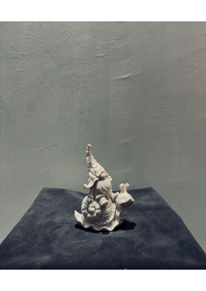 Salyangoz Üzerinde Minyatür Cüce Figürü – 17X14X8 cm Masalsı Bahçe ve Ev Aksesuarı fiyatları