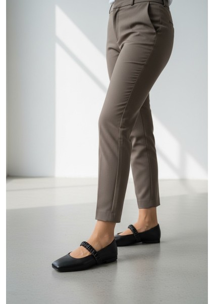 Ruche Siyah Hakiki Deri Kare Burun Büzgülü Bantlı Mary Jane Kadın Babet