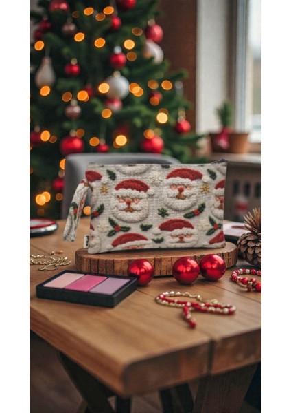 Holly Jolly Clutch fırsatları