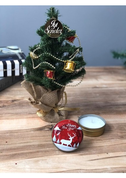 Yeşil Mini Çam Ağacı Süsü, Iyi Seneler Yazısı ve Metal Kutuda Mum ile Tamamlanmış. fiyatları
