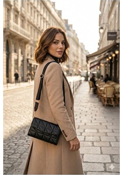 Kadın Siyah Kapitone Suni Deri Çapraz Omuz Çantası Basic Koleksiyon Ayarlanabilir Kolon Askılı indirimleri