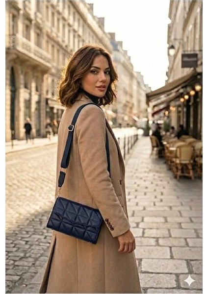 Kadın Lacivert Kapitone Çapraz Omuz Çantası Ayarlanabilir Kolon Askılı Şık Tasarım fırsatları