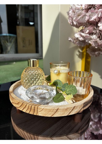 Pembe ve Gold Dekoratif Cam Mum ve Oda Kokusu Seti – Ahşap Tepsili Şık Ev Dekor Seti