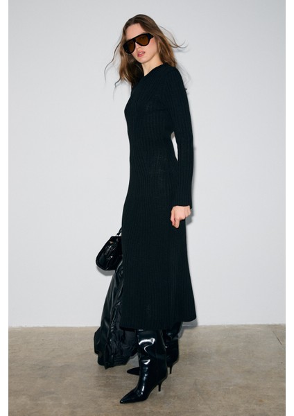 DUENDE Kadın Yuvarlak Yaka Çizgi Desenli Slim Fit Triko Siyah Elbise fiyatları