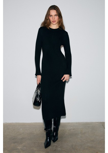 DUENDE Kadın Yuvarlak Yaka Çizgi Desenli Slim Fit Triko Siyah Elbise indirimleri