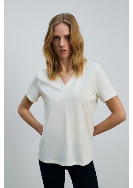 ALINE Kadın %100 organik Pamuk Derin V Yakalı Comfort Fit Ekru T-Shirt