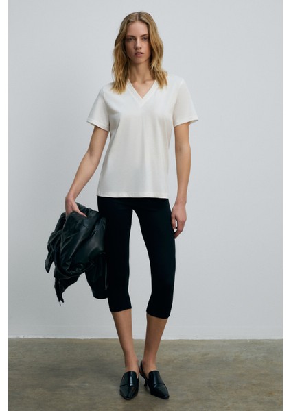 ALINE Kadın %100 organik Pamuk Derin V Yakalı Comfort Fit Ekru T-Shirt modelleri