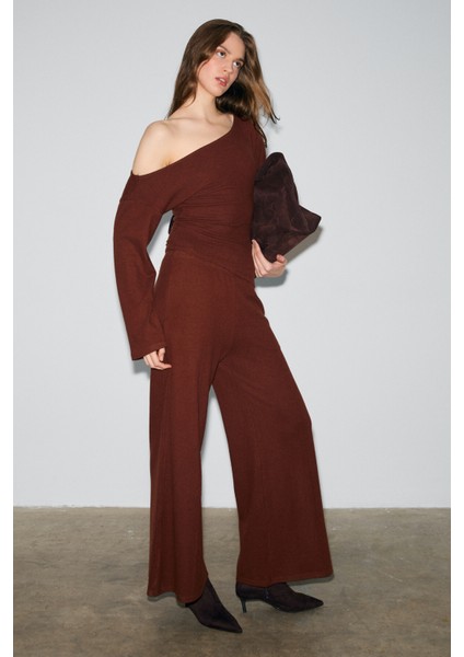 NIVEAS Kadın Yumuşak Ve Esnek Kumaşlı Kayık Yakalı Yanı Büzgülü Koyu Kahverengi Sweatshirt fırsatları