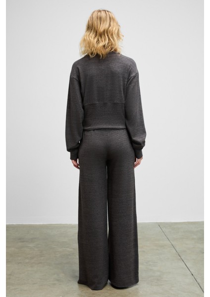 CAISES Kadın Yumuşak Ve Esnek Kumaşlı Geniş Paçalı Koyu Gri Eşofman Altı fırsatları