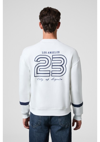 CAMDEN Erkek Önü Kolları Ve Sırtı Baskılı Oversize Fit Bisiklet Yaka Beyaz Sweatshirt indirimleri