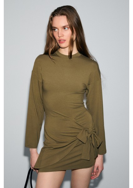 SEVLEY Kadın Yumuşak Ve Esnek Kumaşlı Yuvarlak Yakalı Bağlama Detaylı Mini Haki Elbise