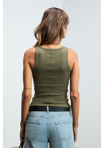 Lıllesol Kadın Fitilli Görünümlü Slim Fit Vücuda Oturan Havuz Yakalı Pamuklu Basic Haki Atlet indirimleri