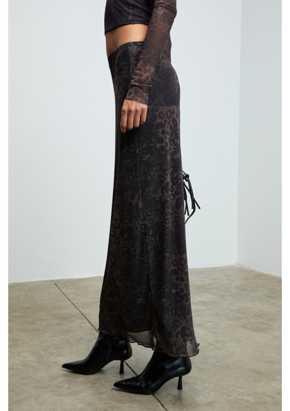 BEULAH Kadın Maxi Boy Slim Fit Beli Lastikli Tül Batik Desenli Siyah-Leopar Desenli Etek fırsatları