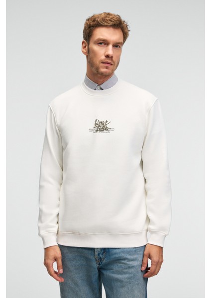 IRVING Erkek Yuvarlak Yaka Göğsü Ve Önü Regular Fit Ekru Sweatshirt fiyatları