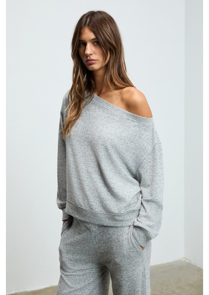 AVENLIGHT Kadın Yumuşak Ve Esnek Kumaşlı Kayık Yakalı Grimelanj Sweatshirt fiyatları