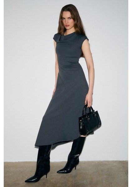 SOLIENNE Kadın Degaje Yakalı Düşük Omuz Kısa Kol Beli Oturan Asimetrik Etek Detaylı Gri Elbise fiyatları