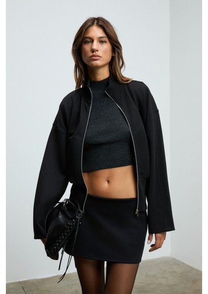 VIVETY Kadın Dik Yakalı Metal Fermuarlı Korse Görünümlü Bele Oturan Regular Siyah Ceket fiyatları