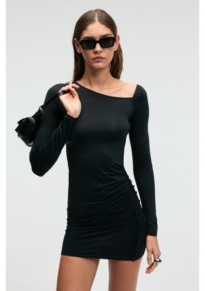 LUKKID Kadın Esnek Kumaşlı Asimetrik Yakalı Slim Fit Siyah Elbise