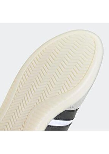 Barreda Decode Beyaz Kadın Sneaker Süet ve Naylon Üst Yüzey ile Konforlu Tasarım