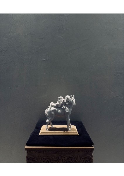 At Sırtında Melekler Heykeli – 30X15 cm Sanatsal Ev ve Ofis Aksesuarı modelleri