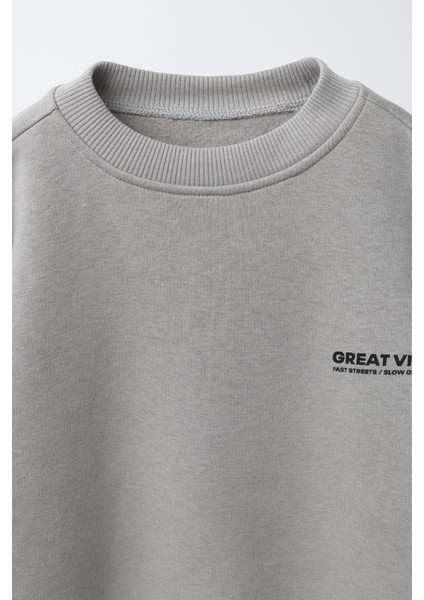 Unisex Çocuk Pamuklu Gri Minimal Baskılı Eşofman Takımı – Rahat Kesim modelleri