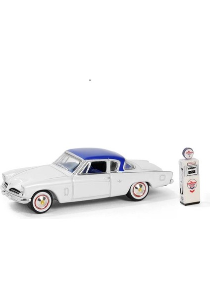 The Hobby Shop Series 16 - 1954 Studebaker Commander Starliner With Vintage 1/64 Model Araba fiyatları